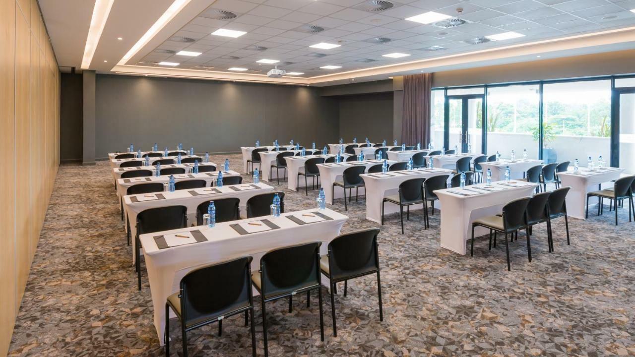 Отель Garden Court Kitwe Экстерьер фото